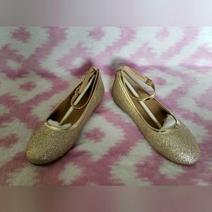 Girls Sparkly Golden Dress Shoes